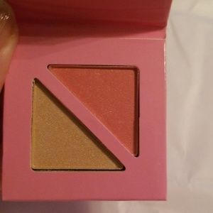4/25 Bundle Item. Coast Scents Blush/Bronzer Duo Palette